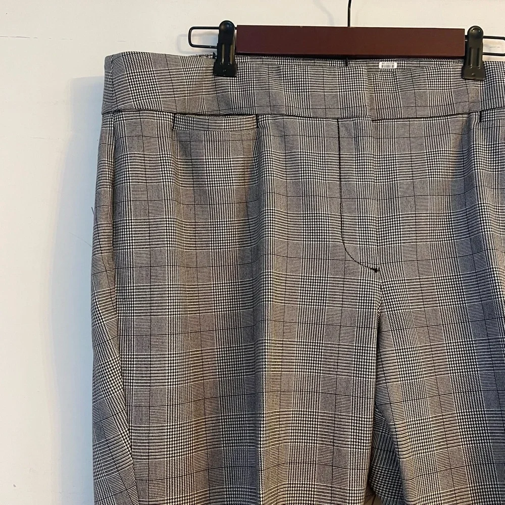 TALBOTS Chatham Ankle Pant Plaid Black White Slim Size 18 WP Petite Checkered